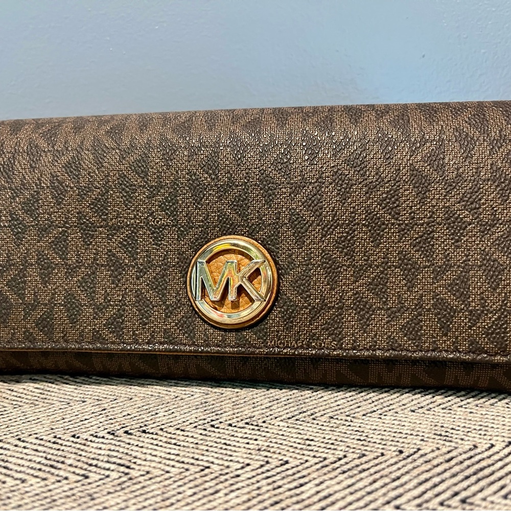 Michael Kors Signature Brown Wallet